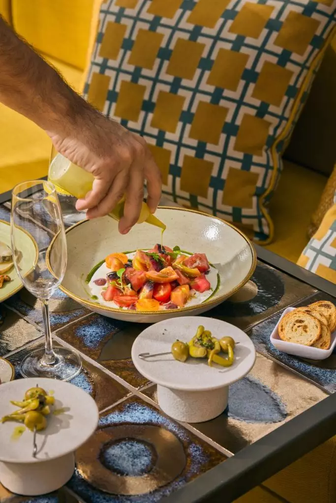 Service à table à la Fonda España