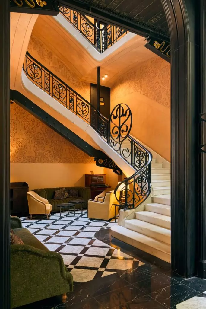 Escalier moderniste de l’Hotel España Ocean Drive